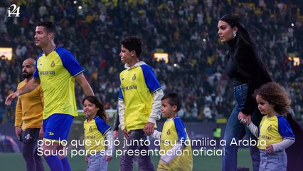 Una túnica de terciopelo: el guiño especial de Georgina Rodríguez a las mujeres en Arabia Saudí