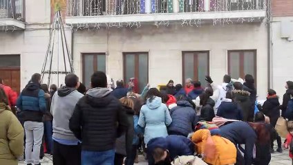 Celebración del tradicional 'Correr las castañas', este jueves en Portillo.