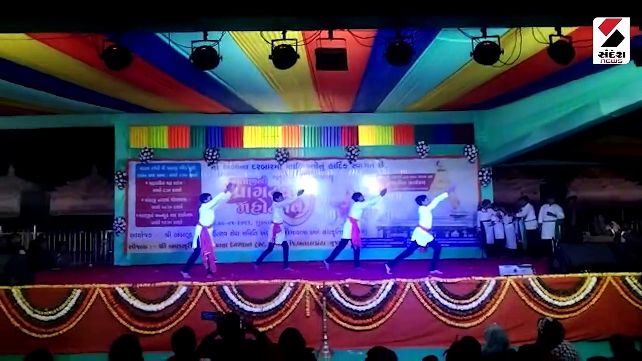 અંબાજી મંદિરના ચાચર ચોકમાં કોરોના મહામારીના 2 વર્ષ બાદ સાંસ્કૃતિક કાર્યક્રમો યોજાયા