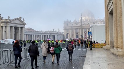 Download Video: Addio a Benedetto XVI, i fedeli 