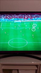 Cet expert footballistique fait une analyse très fine d'un match de foot