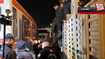 Kocaeli'de tırın dorsesinden 150 düzensiz göçmen çıktı