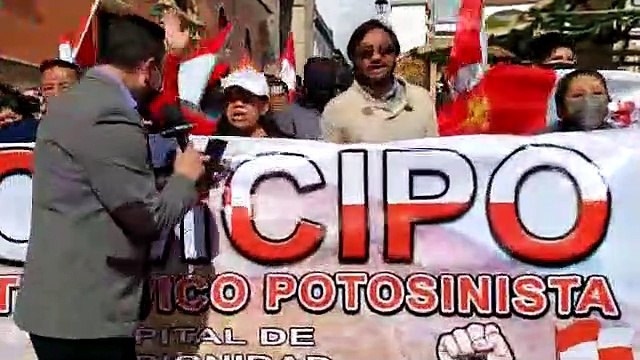 Potosinos sales en manifestación a exigir la libertad de los presos políticos tras la detención de Camacho 