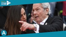 Alain Delon et ses enfants : leur carte de voeux au coeur d'un imbroglio, Anouchka Delon sort de ses