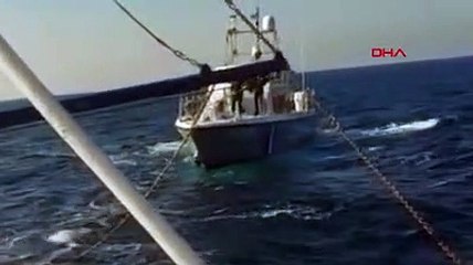 Yunan askerlerinden Ege'de taciz! Mehmetçik gelince toz oldular