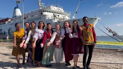 PORT SAID - Dünyanın en büyük yüzen kütüphanesi "Logos Hope" Mısır'da demirledi