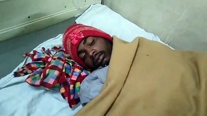 कोहरे के कारण साधन नहीं मिला तो पैदल चल पड़ा, पीछे से अज्ञात वाहन मार गया टक्कर