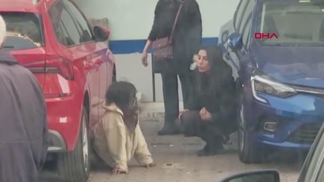 UYUŞTURUCU BAĞIMLISI GENÇ KIZ, OTOMOBİLİN ALTINA GİRİP 2 SAAT POLİSE DİRENDİ