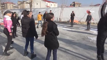Yüksekovalı öğrenciler, sporda düzenlenen şampiyonlarda başarılar elde etti