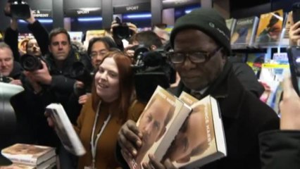 Analista: "Il libro del principe Harry manca di empatia e pietà"