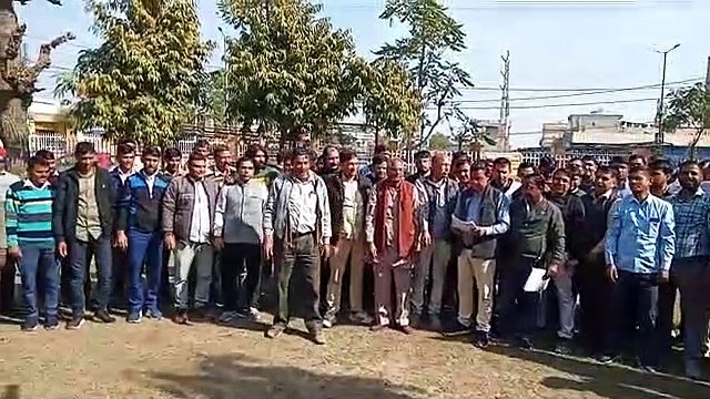 VIDEO: आरजीएचएस का लाभ देने सहित विभिन्न मांगों को लेकर निगर कर्मचारियों ने किया प्रदर्शन