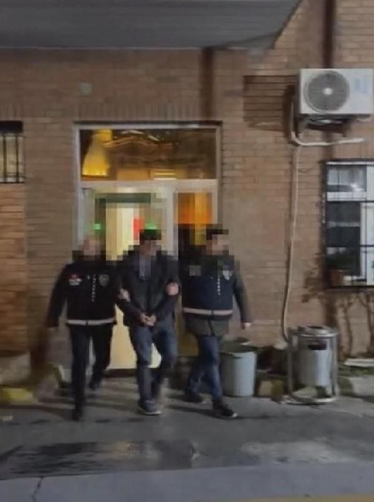 Havai fişekle saldıran platonik aşık yakalandı