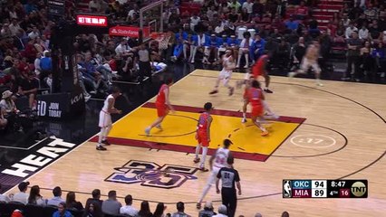 Descargar video: Butler comes up clutch for Heat on record-breaking night