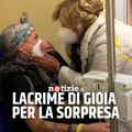 Riceve una visita inaspettata durante la chemioterapia: il commovente video