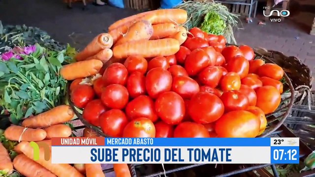 Suben los precios de frutas y productos de la canasta familiar en mercados de Santa Cruz por bloqueos de carreteras