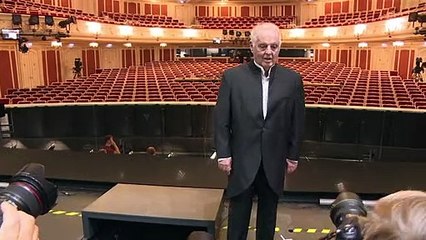 Descargar video: Berliner Staatsoper: Barenboim tritt als Generalmusikdirektor zurück