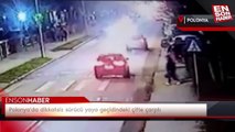 Polonya'da dikkatsiz sürücü yaya geçidindeki çifte çarptı