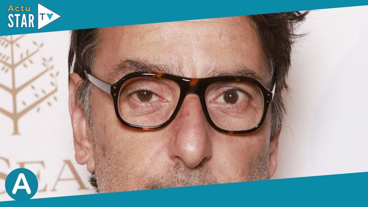 Yvan Attal : Adorable câlin avec ses deux filles pour une belle occasion, la discrète cadette Joe es