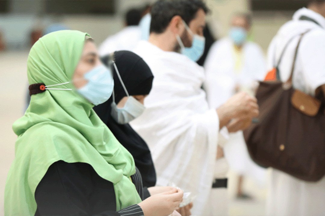 جدل واسع بعد السماح للمرأة بالحج دون محرم