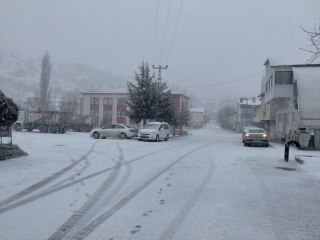 Tokat'ın yüksek kesimlerinde kar etkili oldu