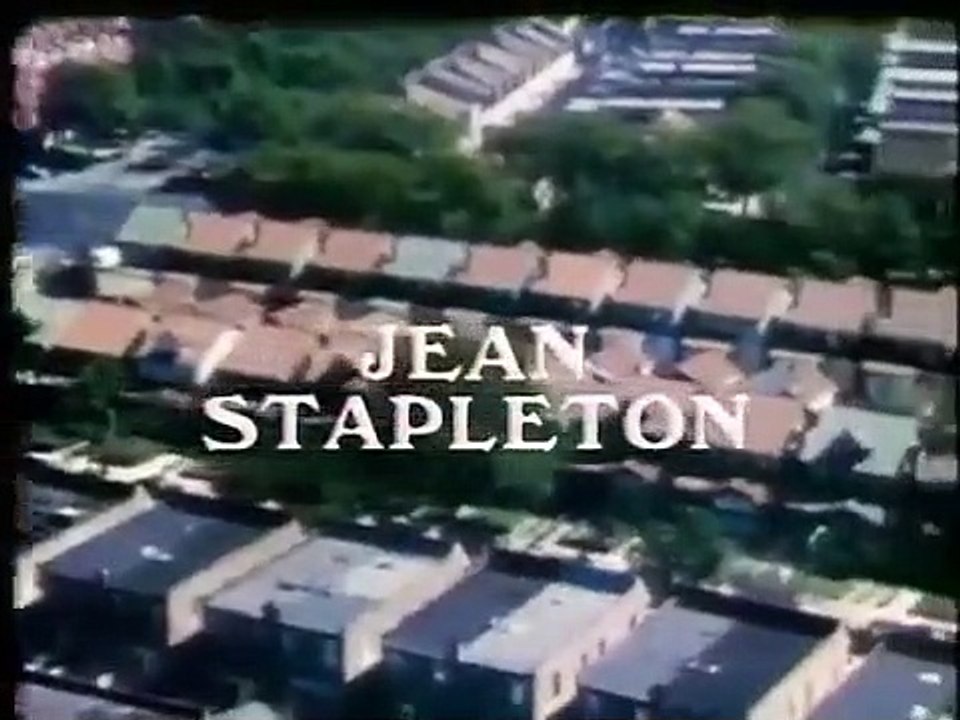 All In The Family - Se8 - Ep16 - Super Bowl Sunday HD Watch