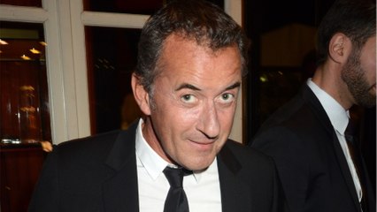 VOICI : Christophe Dechavanne : ses voeux pour la nouvelle année font scandale, il fait une grosse mise au point