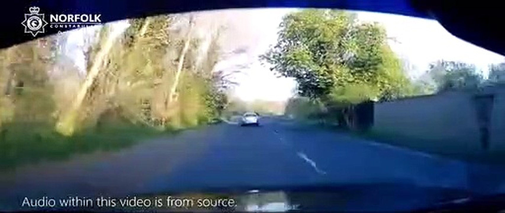 Ce dingue roule à plus de 200kmh sur une route limitée à 80... Fou