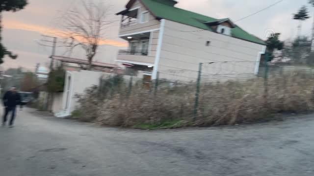 El freni boşalan panelvan uçuruma yuvarlandı