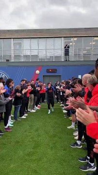 PSG : Leo Messi accueilli au Camp des Loges par une haie d'honneur