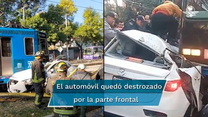 Reportan choque entre Tren Ligero y Mazda en estación Xomali; hay un lesionado