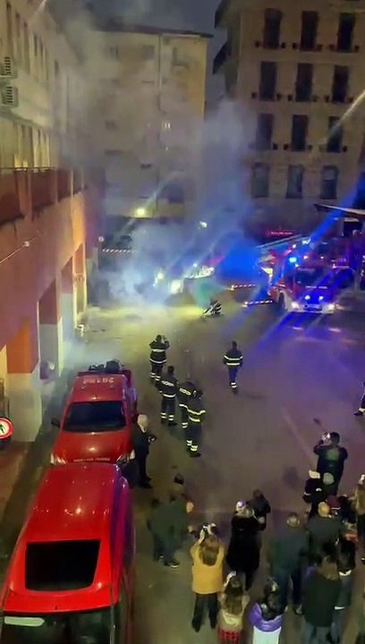 Cosenza, la Befana dei vigili del fuoco che fa felici tutti i bambini