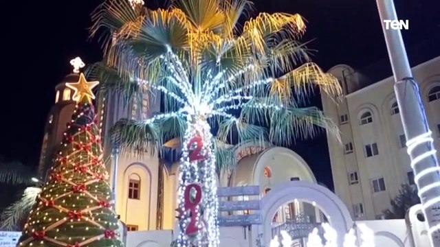 شاهد مجسمات مضيئة داخل وخارج كنائس المنيا تزامناً مع قداس عيد الميلاد المجيد
