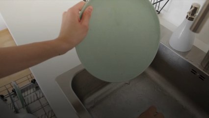 Why Plastic Doesn't Dry In The Dishwasher