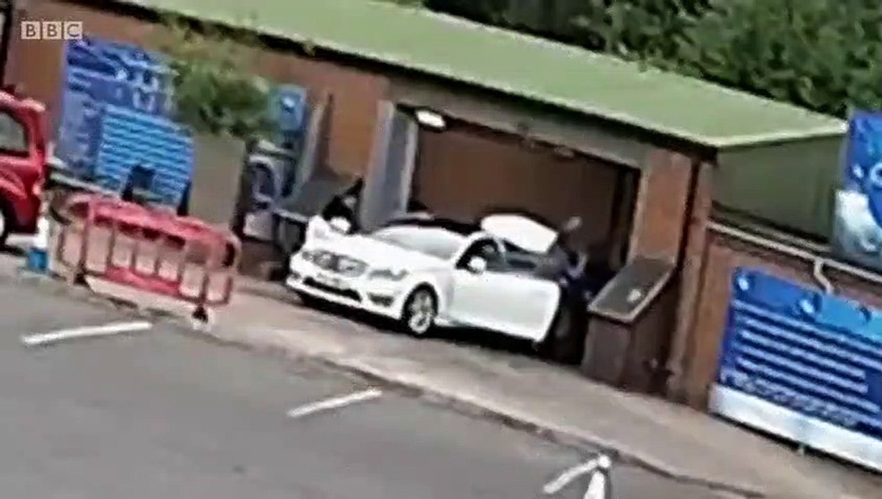 Caught Red Handed - Se7 - Ep07 HD Watch