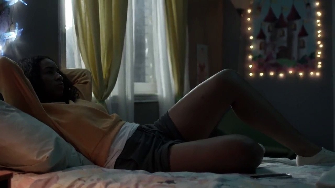 Fear Thy Roommate - Se1 - Ep01 - Three's A Crowd HD Watch