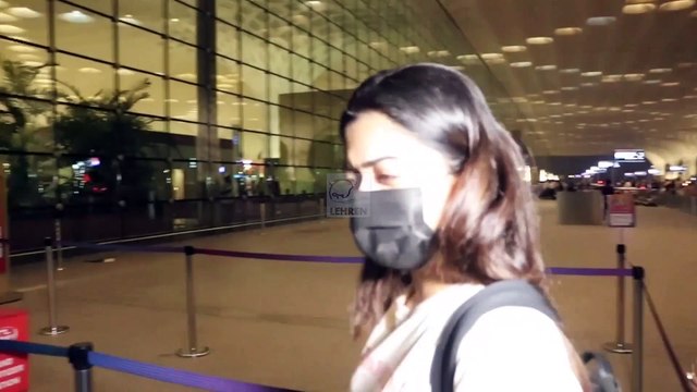 Rashmika Mandanna SPOTTED At Airport With Out Makeup