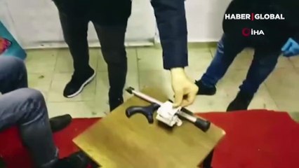 Dilencinin bastonundan çıkan paralar şoke etti