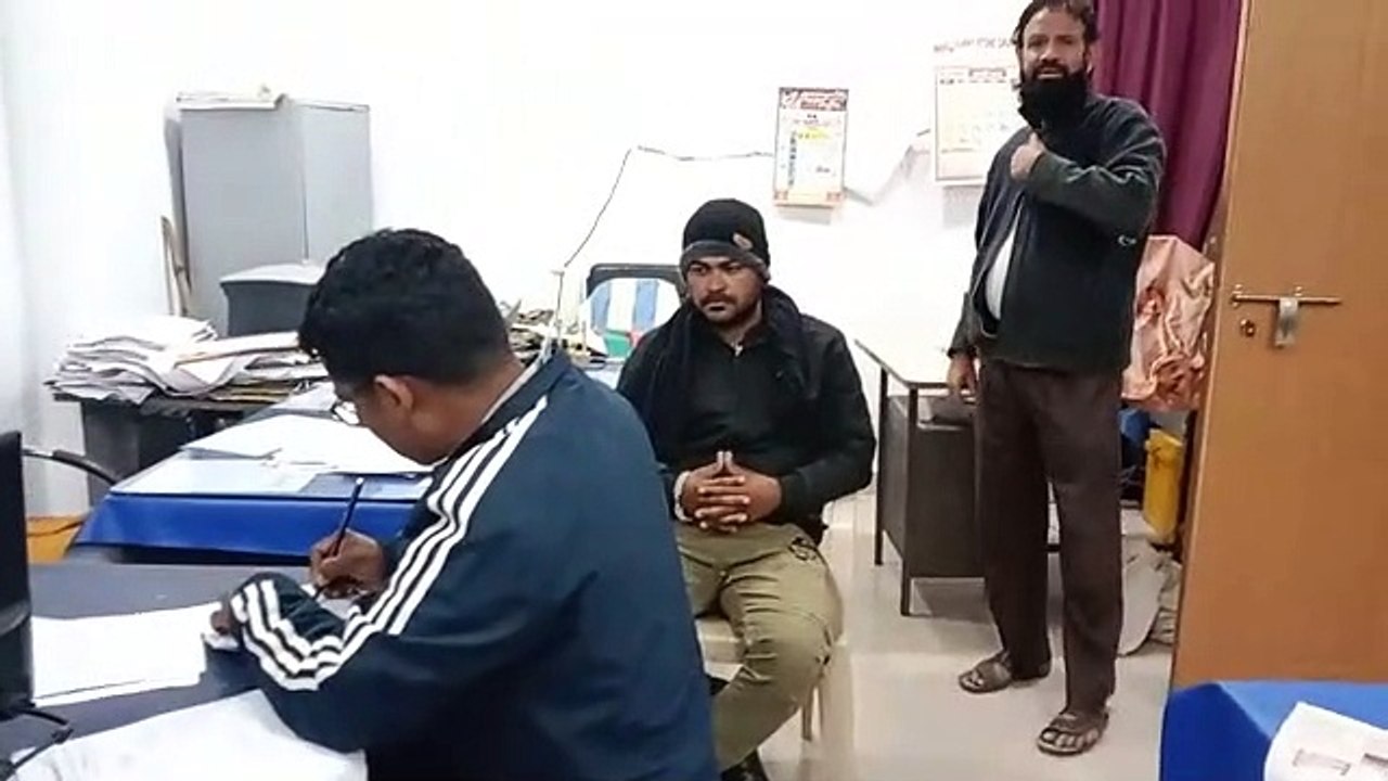 पुलिस ने शुरू की बकरियों की तलाश, रात में अचानक हुईं गायब तो पीड़ितों ने थाने में दर्ज कराई थी FIR, देखें VIDEO