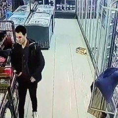 Market sapığı kamerada! İğrenç taciz!