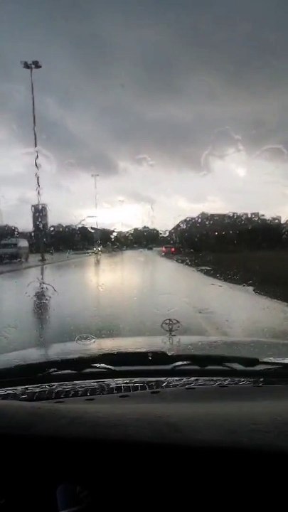 Rain falls on Dibba, Fujairah