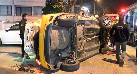 Kadıköy’de taksi takla attı: 3’ü ağır 4 yaralı