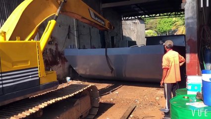 Excavator -XE CUỐC_“QUÁ TRÌNH HẠ “THUỶ PHÀ MỚI-CHẠY THỬ PHÀ ⛴text TỐC ĐỘ MÁY ỦI