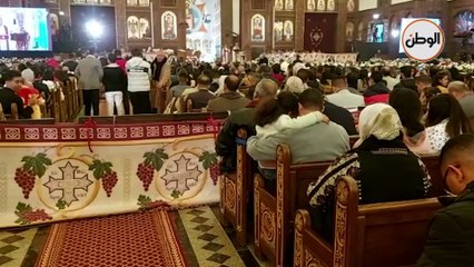 توافد الناس للتصوير مع مجسد بابا نويل بعد لقائه الرئيس- مش مصدق إني سلمت عليه