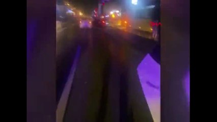 Kaza yaptılar yardıma gelen sağlık görevlisine koltuk değneği ile saldırdılar!