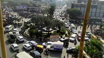 Video...उदयपुर रोडवेज बस स्टैंड पर सीईटी परीक्षा के बाद उदियापोल चौराहे पर लगा जाम