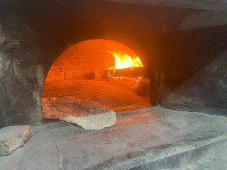 Refahiye'de kadınların taş fırında kışlık ekmek mesaisi