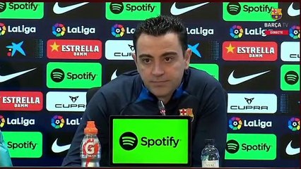 Xavi admite sus dudas con el futuro de Héctor Bellerín