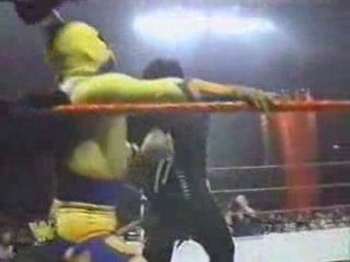 Max Mini vs. Piratita Morgan