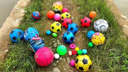 Tendang Bola Warna Warni