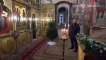Poutine fête le réveillon de Noël orthodoxe dans la cathédrale du Kremlin à Moscou